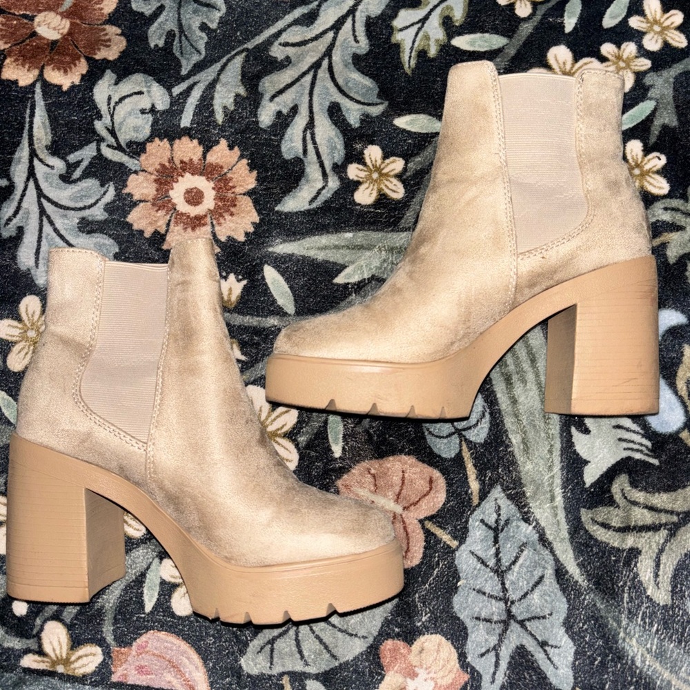 Pink Lily Beige Heeled Boots